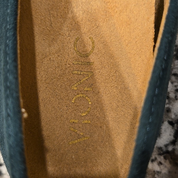 VIONIC POSEY PERFORATED BALLET FLAT IN FOREST GREEN SUEDE. SIZE 8. - Picture 7 of 10